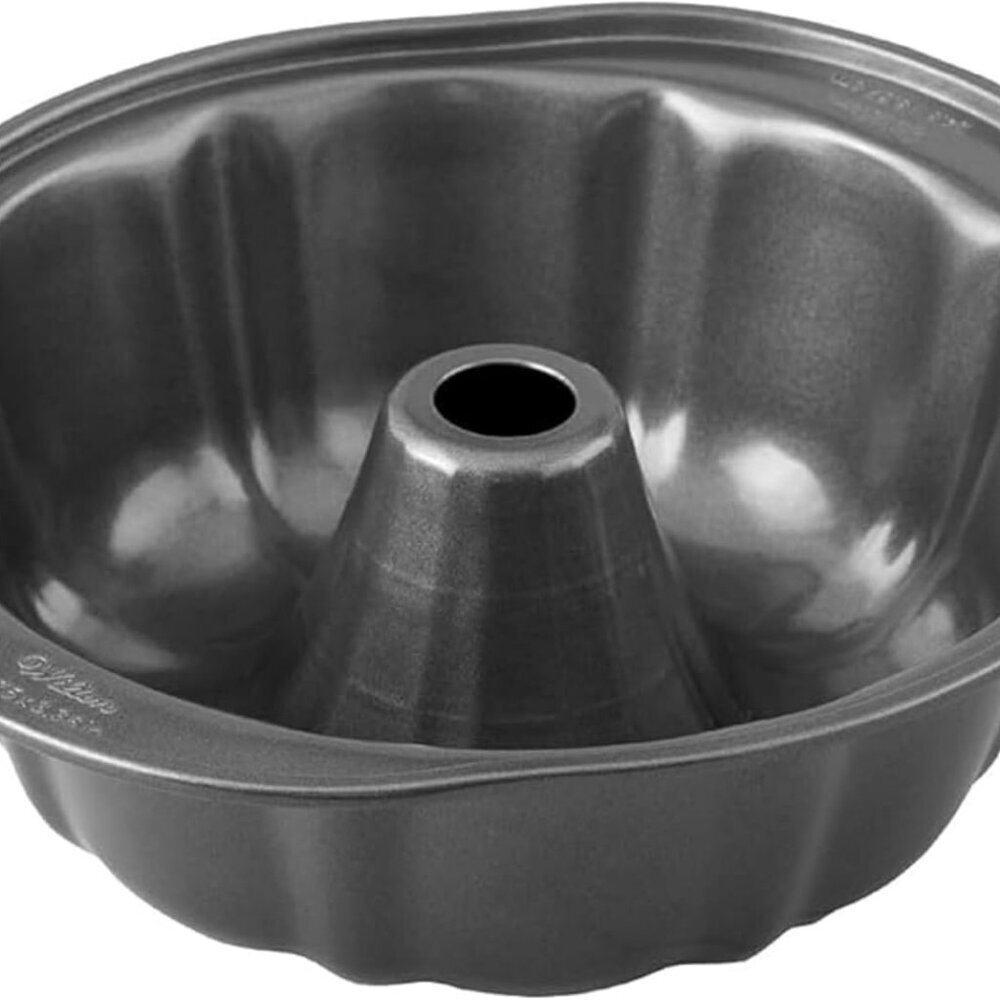 Gold Premium Non-Stick Warp-Resistant Bakeware, Made without PFAs, Fluted Tube P